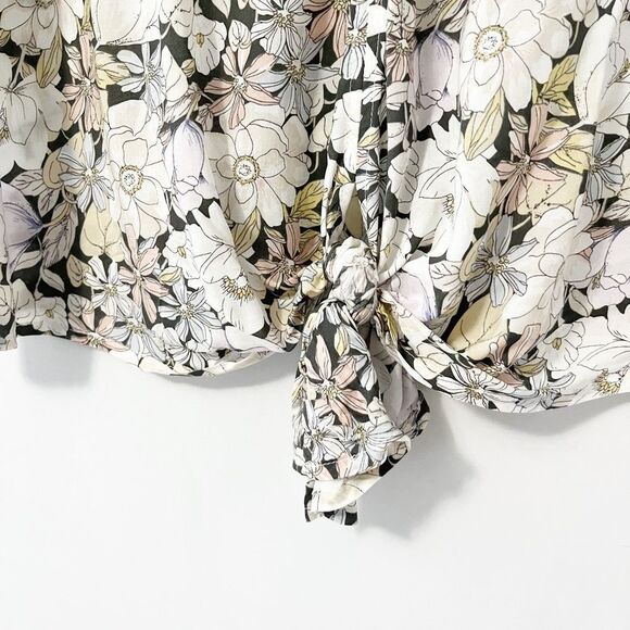 🟢Cupio Black Spring Floral Print Top with Front Tie Size SP - Picture 4 of 8